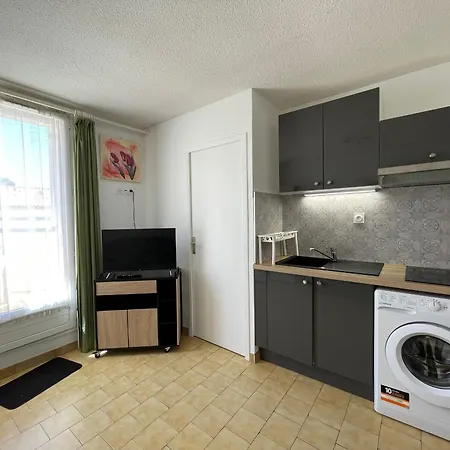 Apartamento 2* à 500m De La Avec Parking Privé - Fr-1-338-404