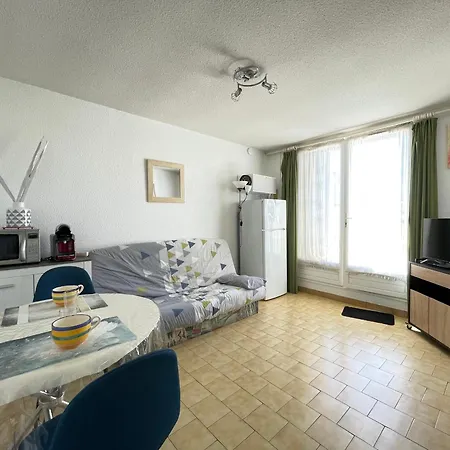 2 Pieces A 500m Avec Terrasse Et Parking A - Fr-1-338-404 * Σετ